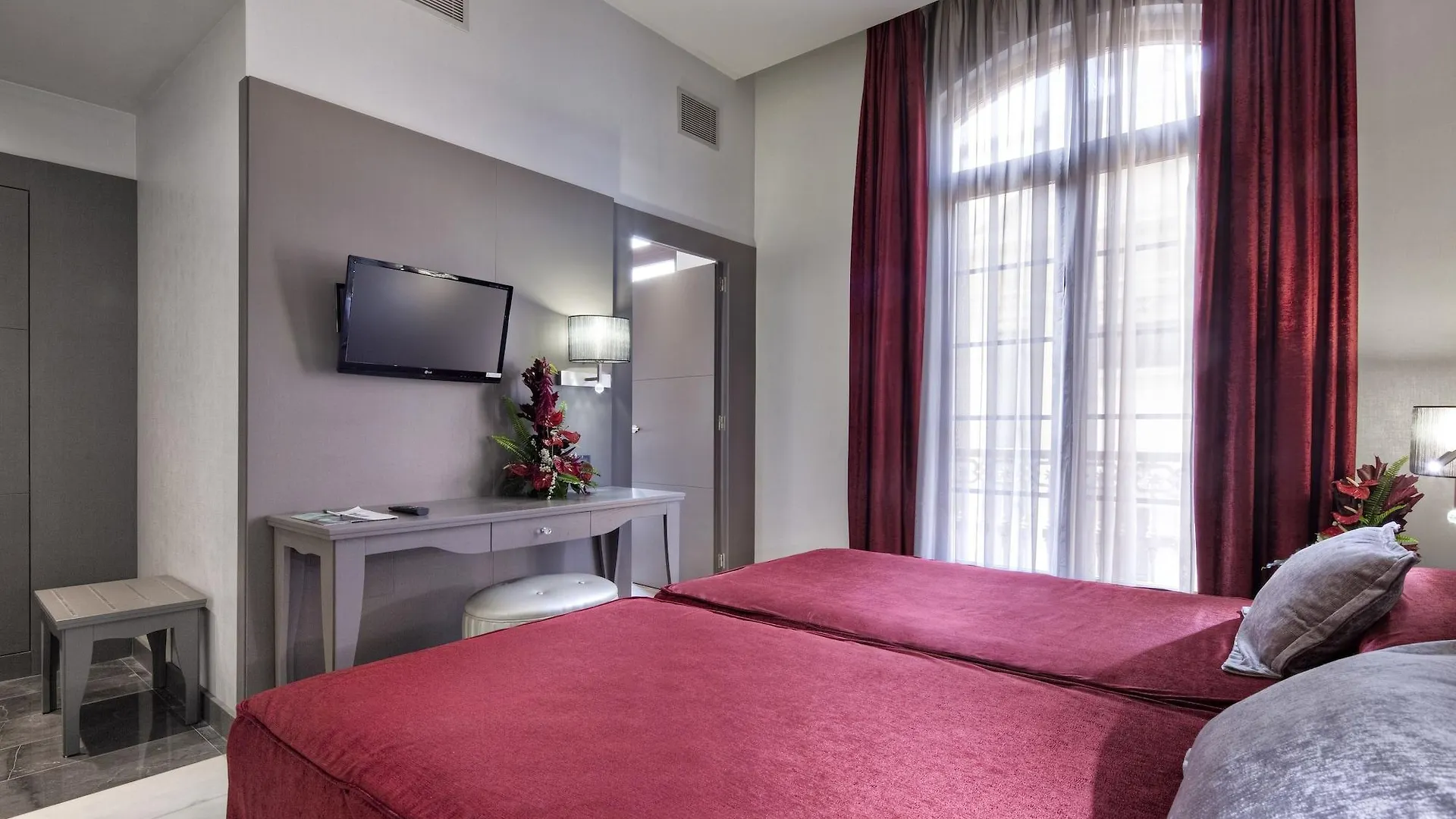 Hotel Ciutadella Barcelona 4*,  Spain